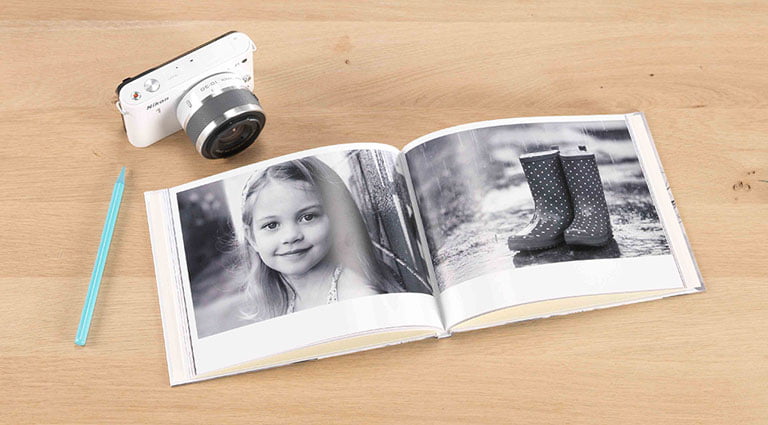 livre photo en noir et blanc au format A5